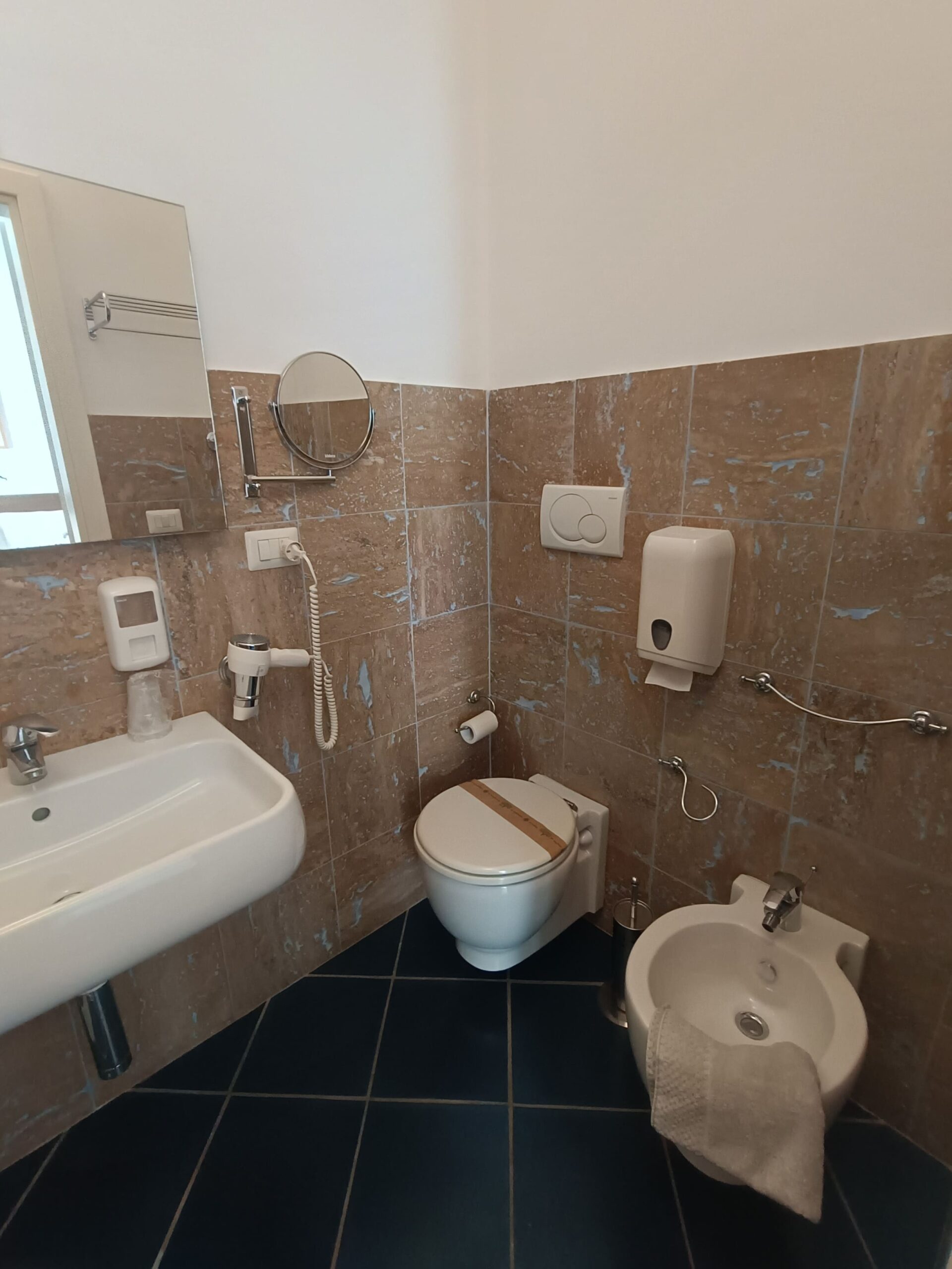 bagno matrimoniale 501