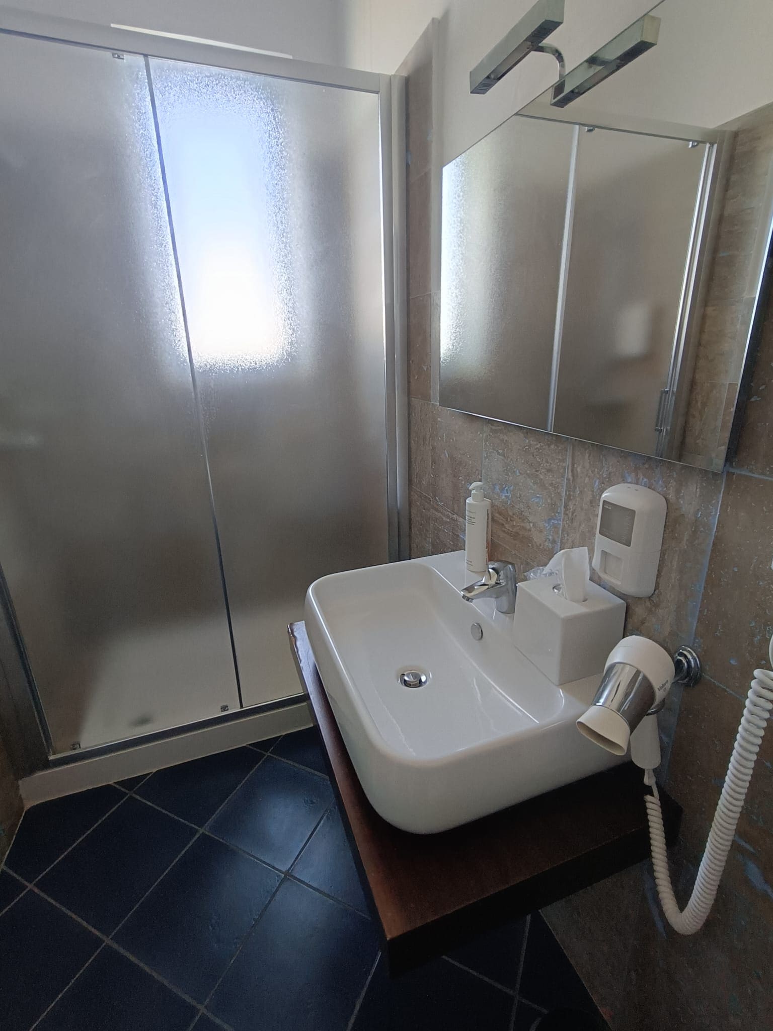 camera 601 bagno 2