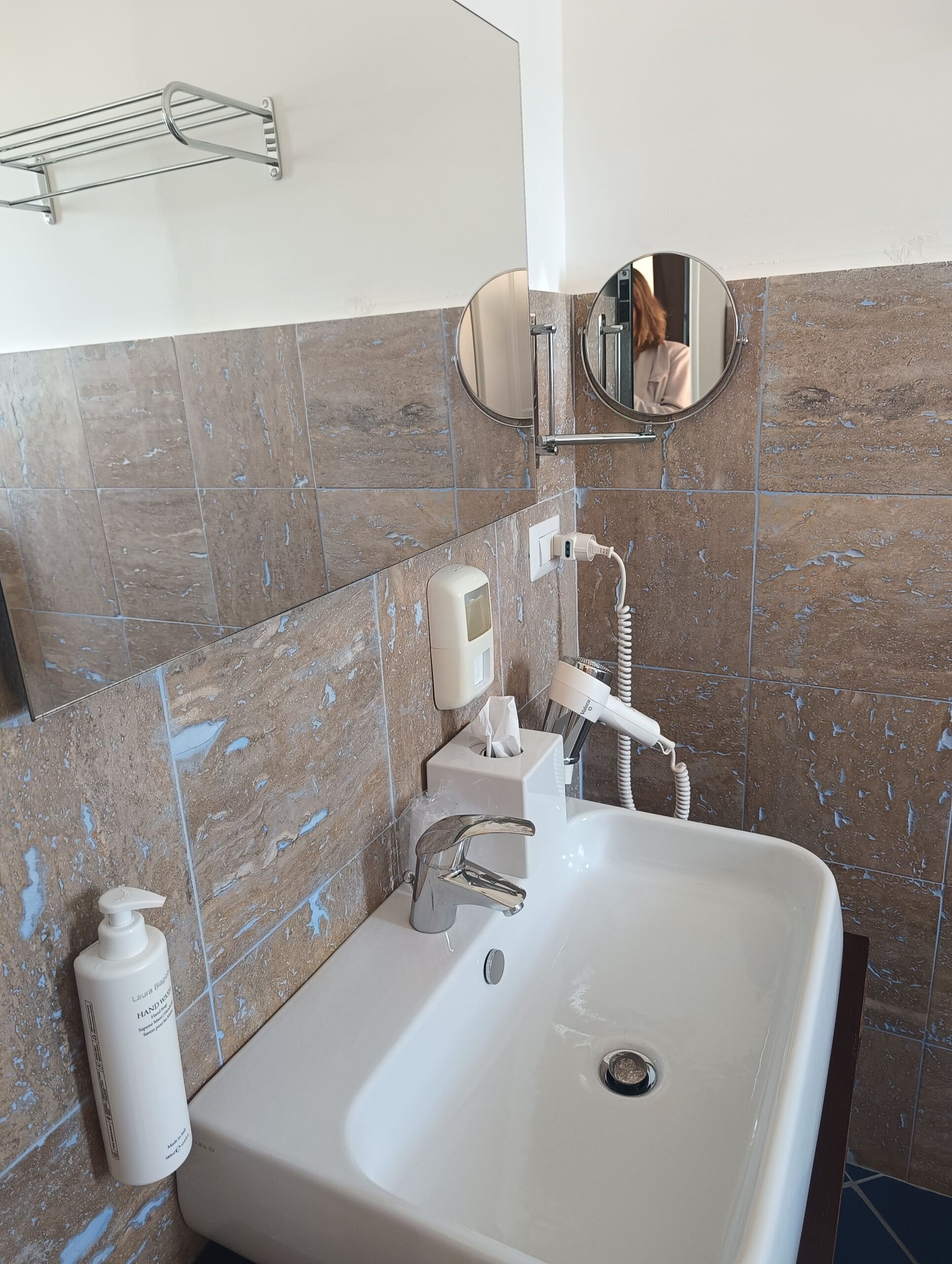 camera 602 bagno2